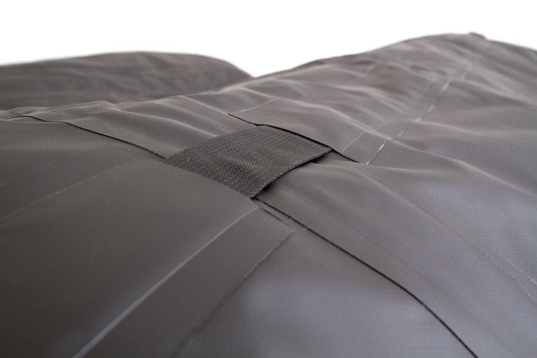 Adventure kings premium hotsell roof top bag