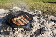 Adventure Kings Skillet Pan | 26cm Diameter | Cast Iron