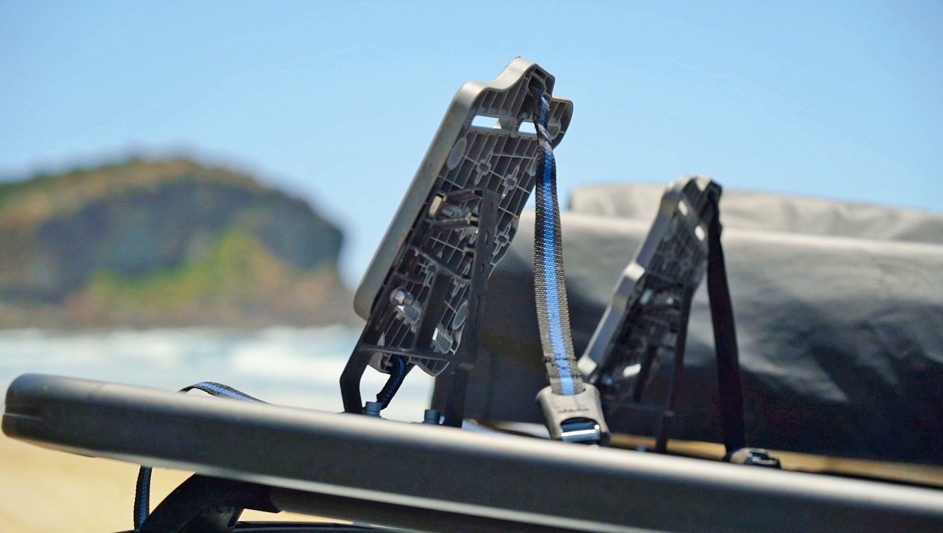 Adventure kings aluminium platform roof shop rack